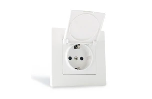 splash proof socket